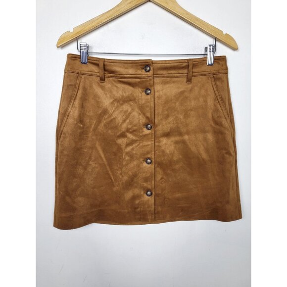RW and Co. tan faux suede button down A-line mini skirt. Size 8 - Picture 2 of 6